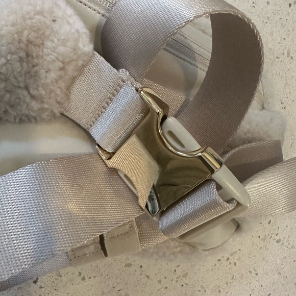 Lululemon Everyday Belt Bag Fleece Large White Opal with gold accessories - Picture 8 of 11